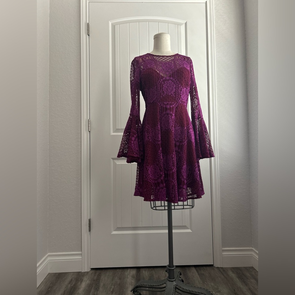 Donna Morgan Russo Lace Dress Size 2 Purple Fuchsia D5674M Anthropologie